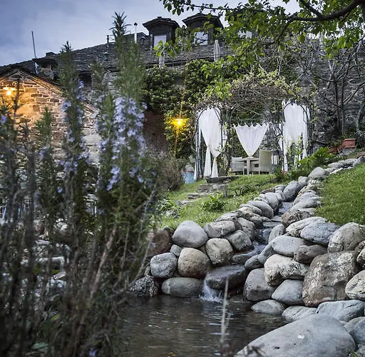 Casa di campagna Borgo Casale Albareto (Parma)